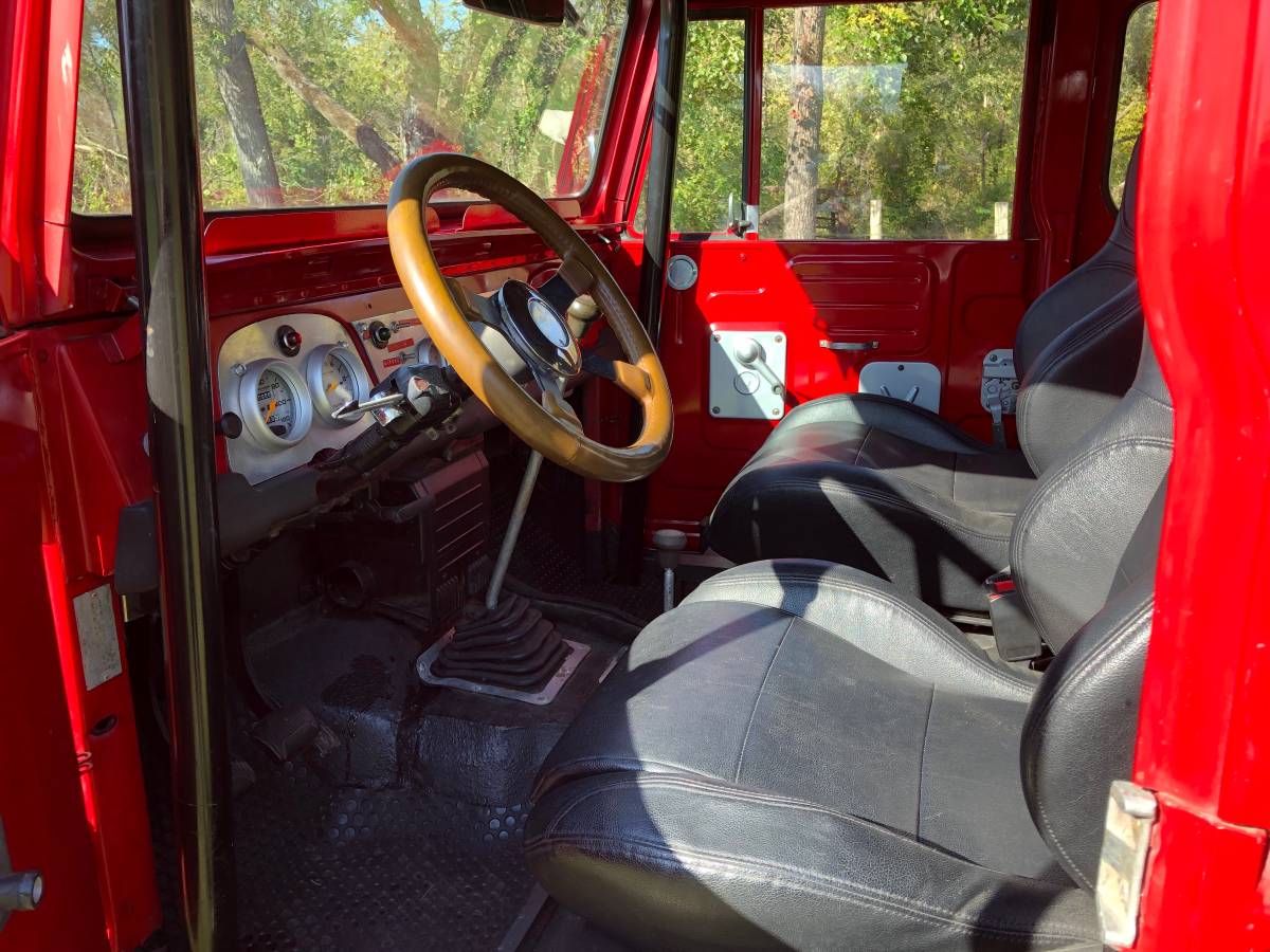 Toyota-land-cruiser-fj40-1970-red-5