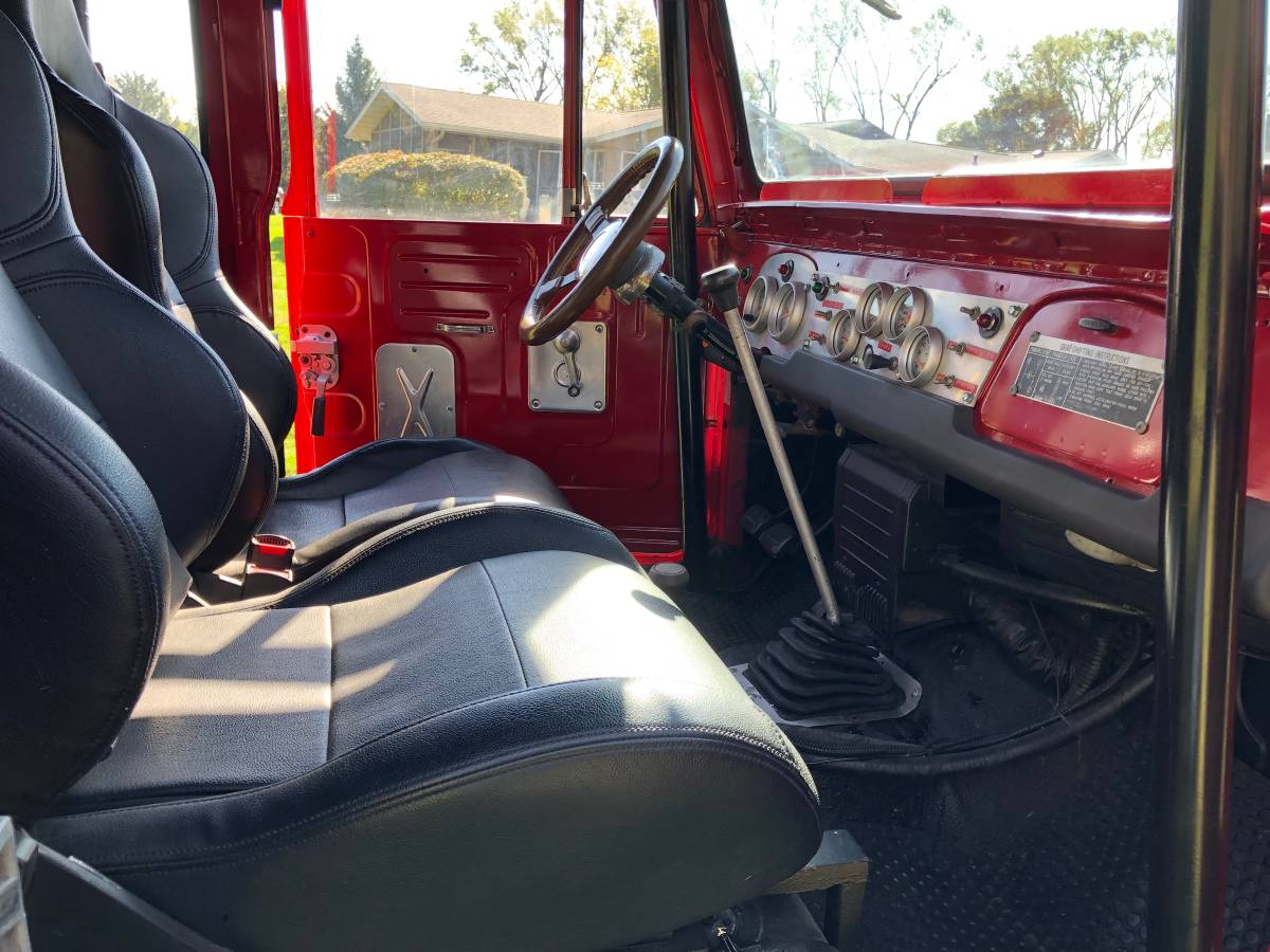 Toyota-land-cruiser-fj40-1970-red-6