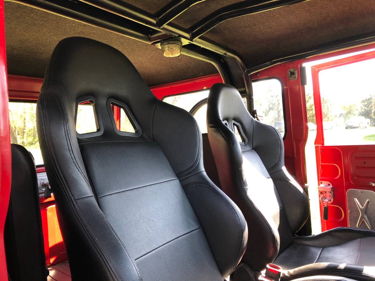 Toyota-land-cruiser-fj40-1970-red-7