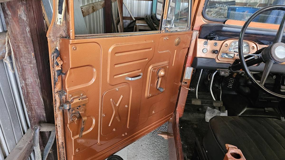 Toyota-land-cruiser-fj40-1971-orange-2