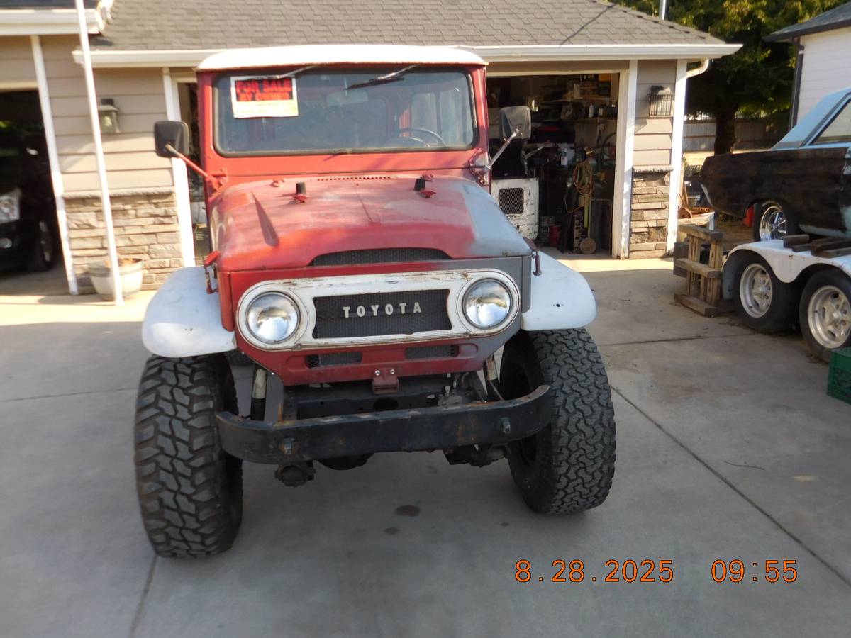 Toyota-land-cruiser-fj40-1973-1