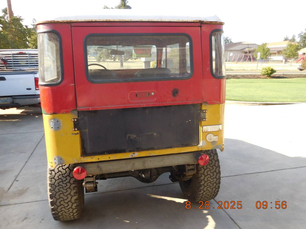 Toyota-land-cruiser-fj40-1973-10