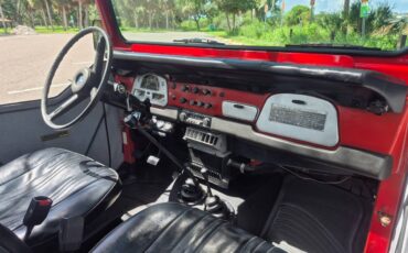 Toyota-land-cruiser-fj40-1977-red-3
