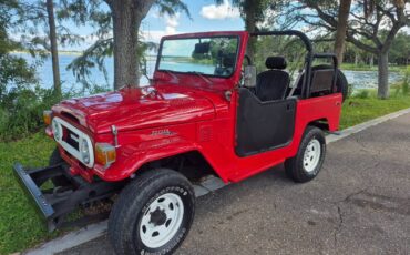 Toyota-land-cruiser-fj40-1977-red