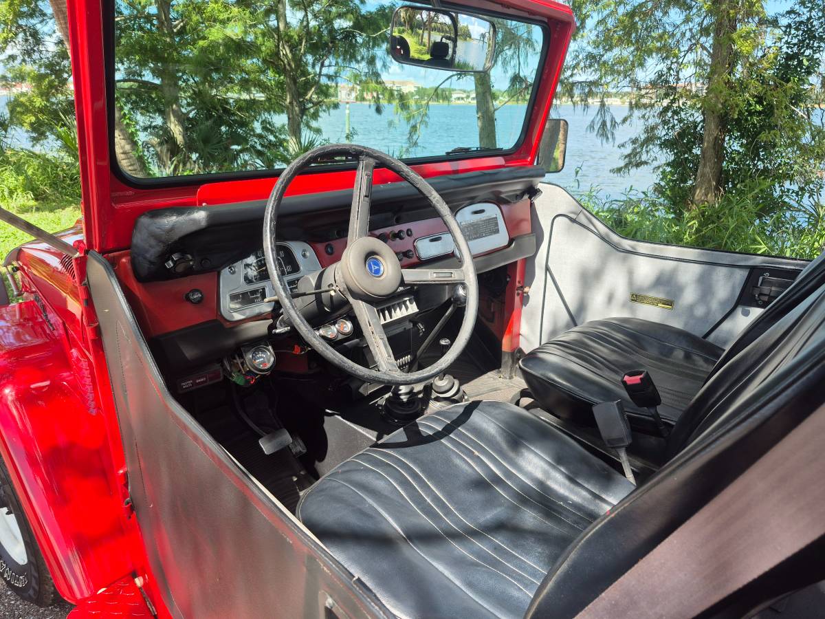Toyota-land-cruiser-fj40-1977-red-6
