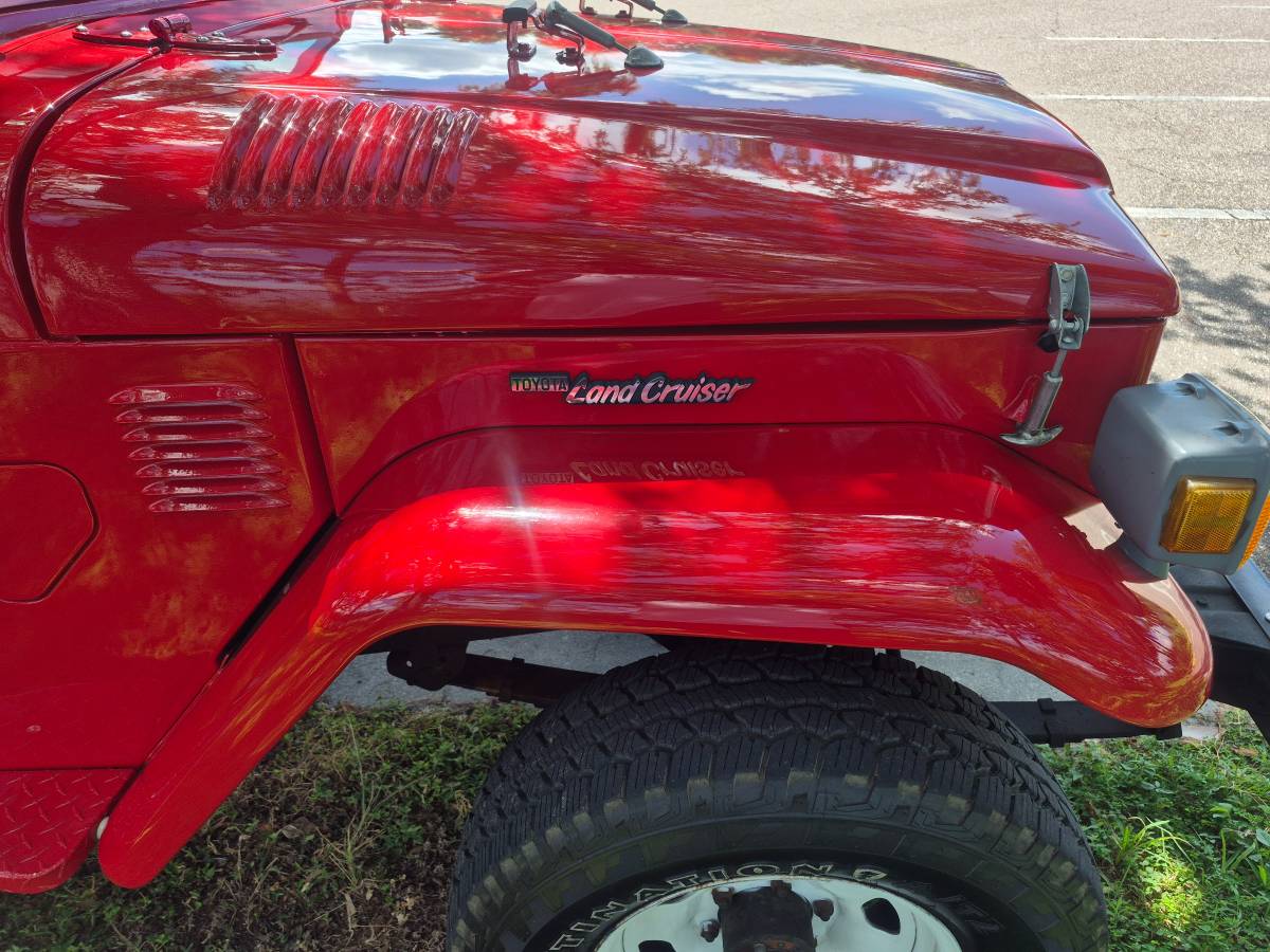 Toyota-land-cruiser-fj40-1977-red-8