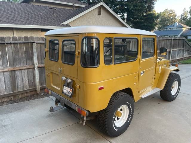 Toyota-land-cruiser-fj40-1978-3