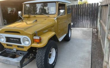 Toyota-land-cruiser-fj40-1978-4