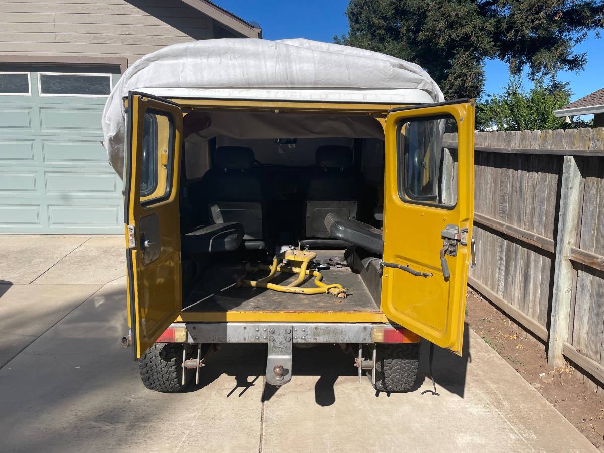 Toyota-land-cruiser-fj40-1978-7