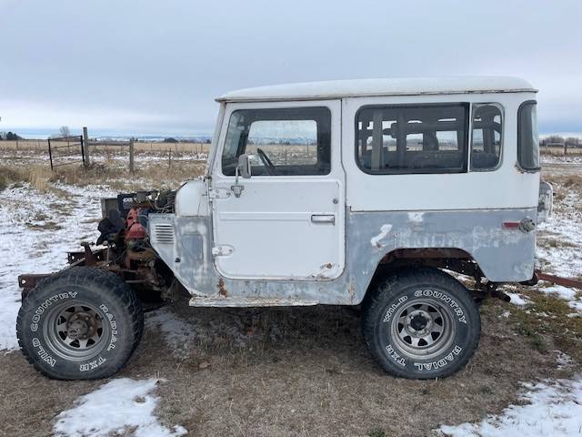 Toyota-land-cruiser-fj40-1978-white-1