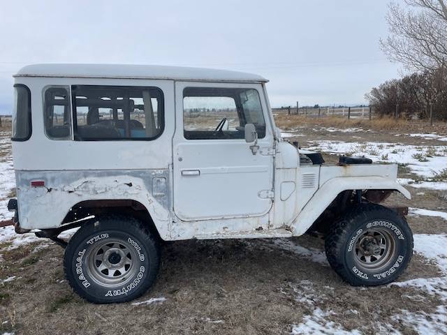 Toyota-land-cruiser-fj40-1978-white-3