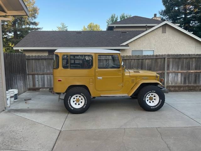 Toyota-land-cruiser-fj40-1978