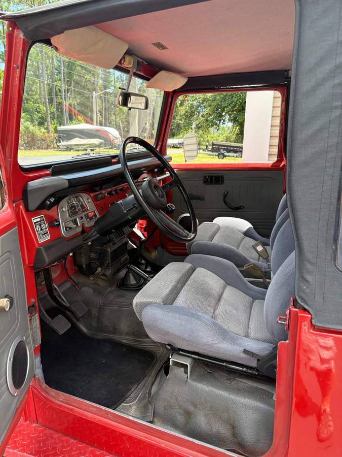 Toyota-land-cruiser-fj40-1979-red-2
