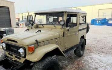 Toyota-land-cruiser-fj40-1980-3
