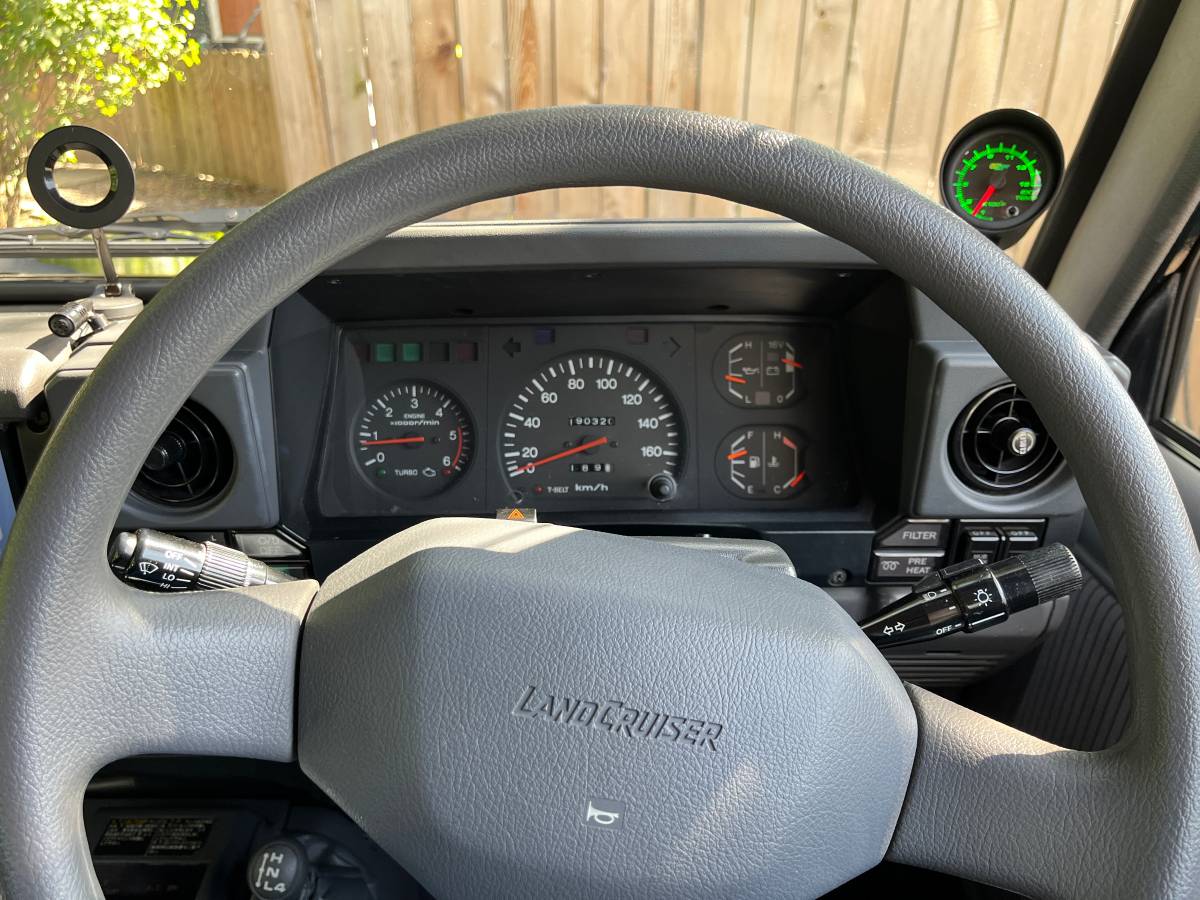 Toyota-land-cruiser-prado-diesel-1993-green-11