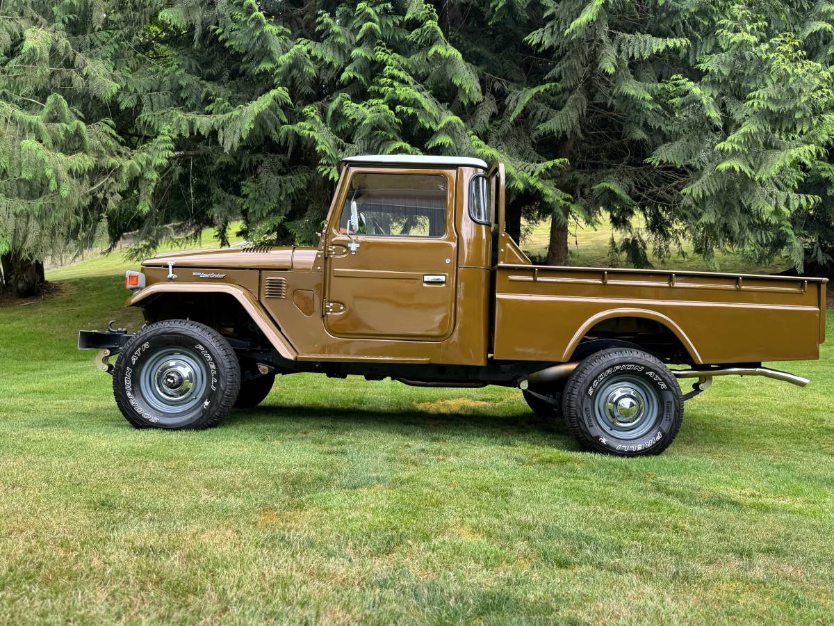 Toyota-landcruiser-1976-brown-1