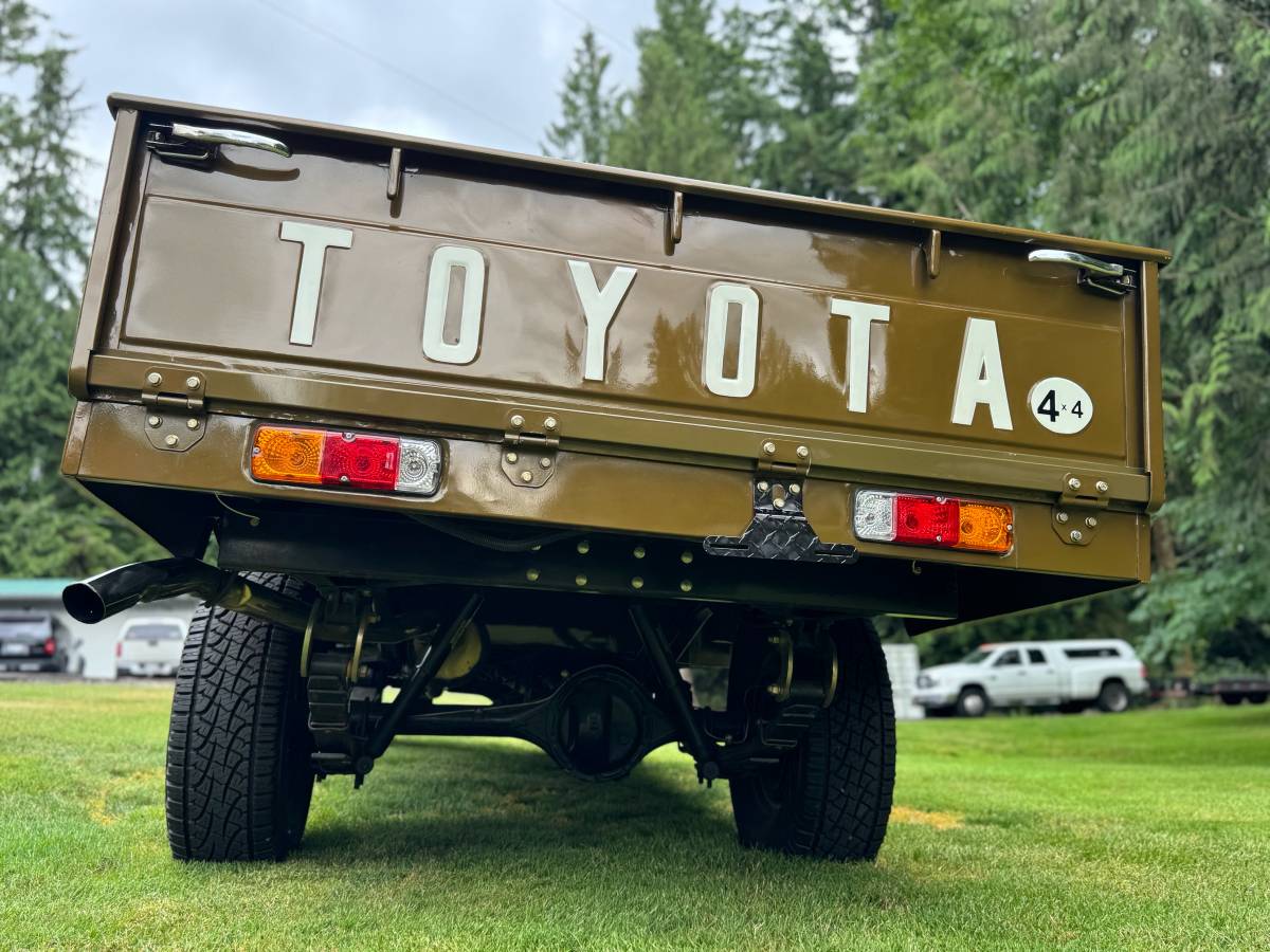 Toyota-landcruiser-1976-brown-2