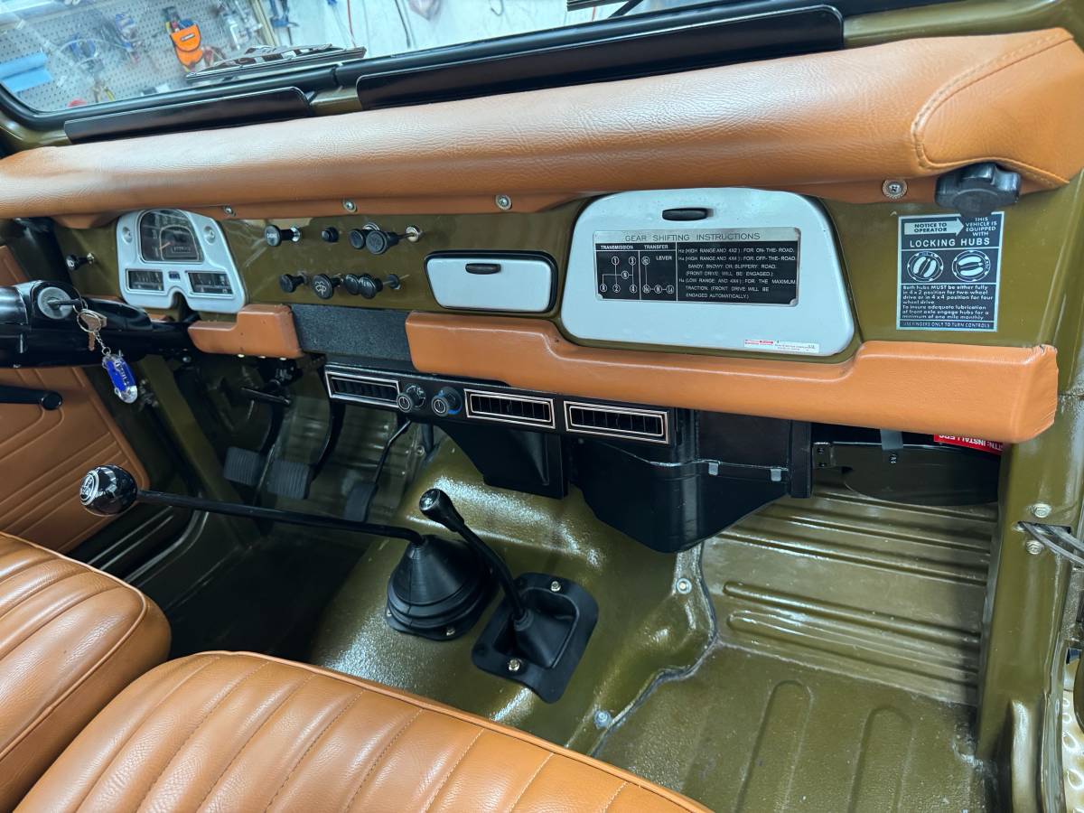 Toyota-landcruiser-1976-brown-5