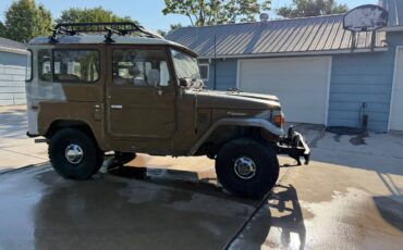 Toyota-landcruiser-1978-brown-1