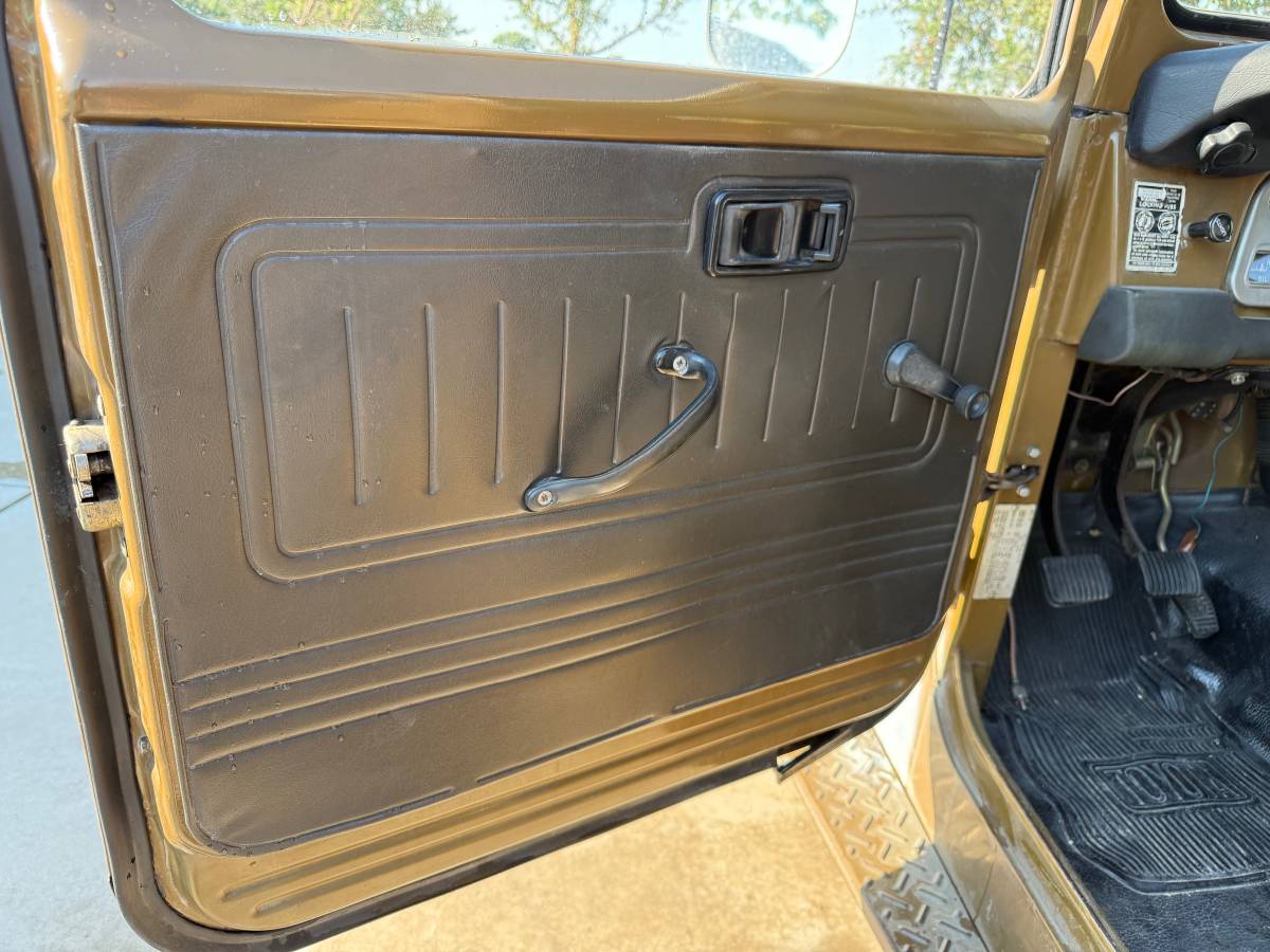 Toyota-landcruiser-1978-brown-12