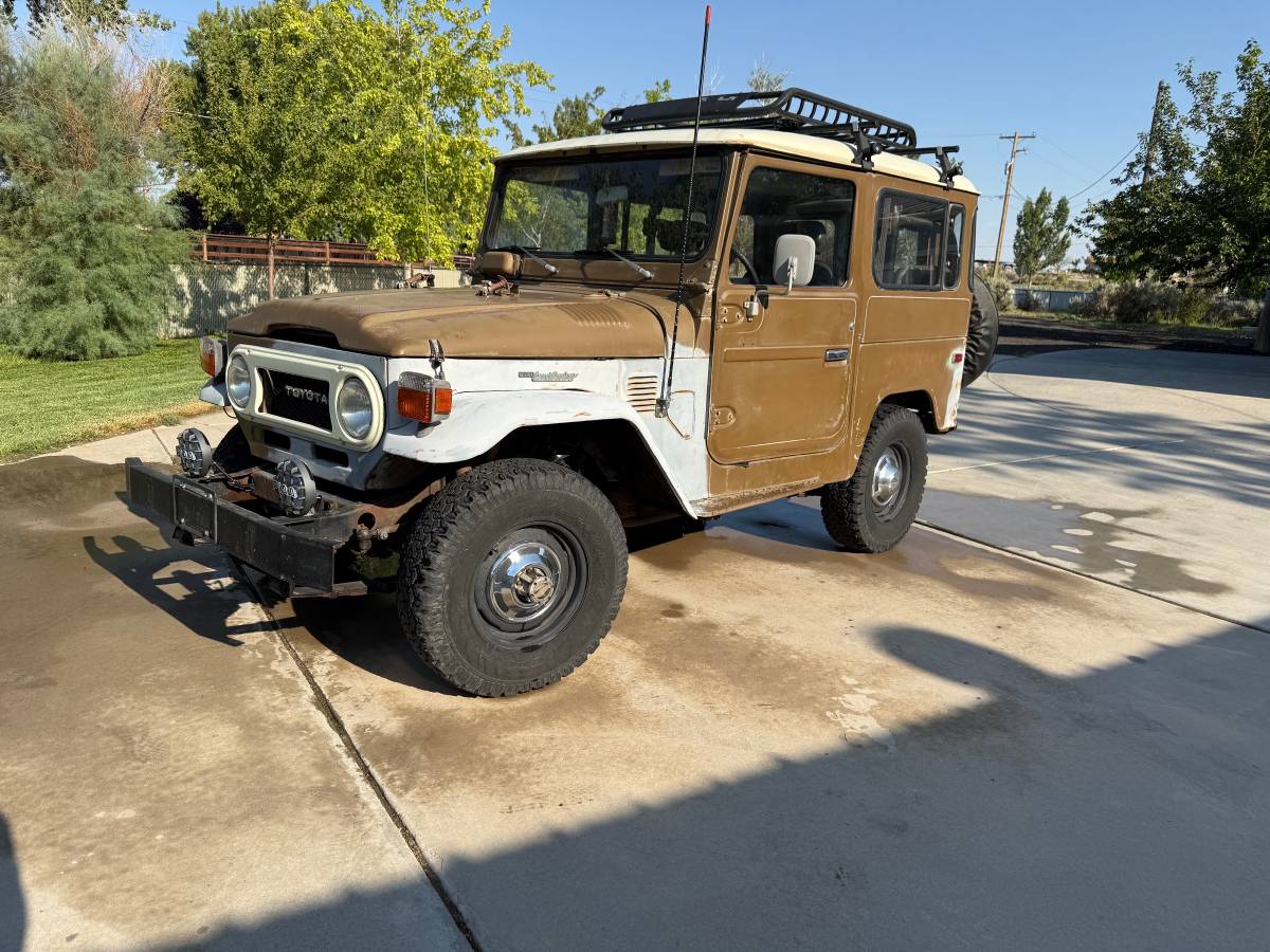 Toyota-landcruiser-1978-brown-17