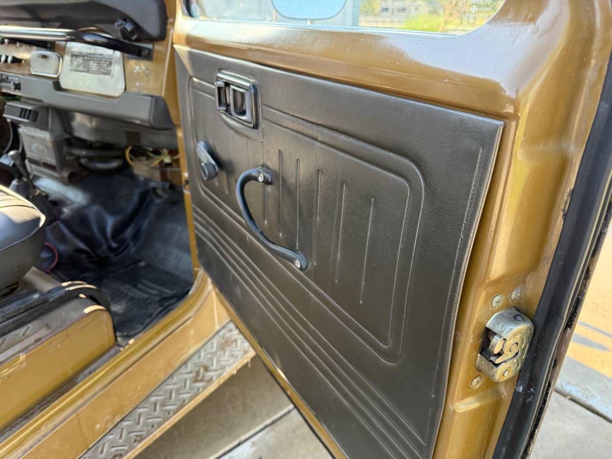 Toyota-landcruiser-1978-brown-23
