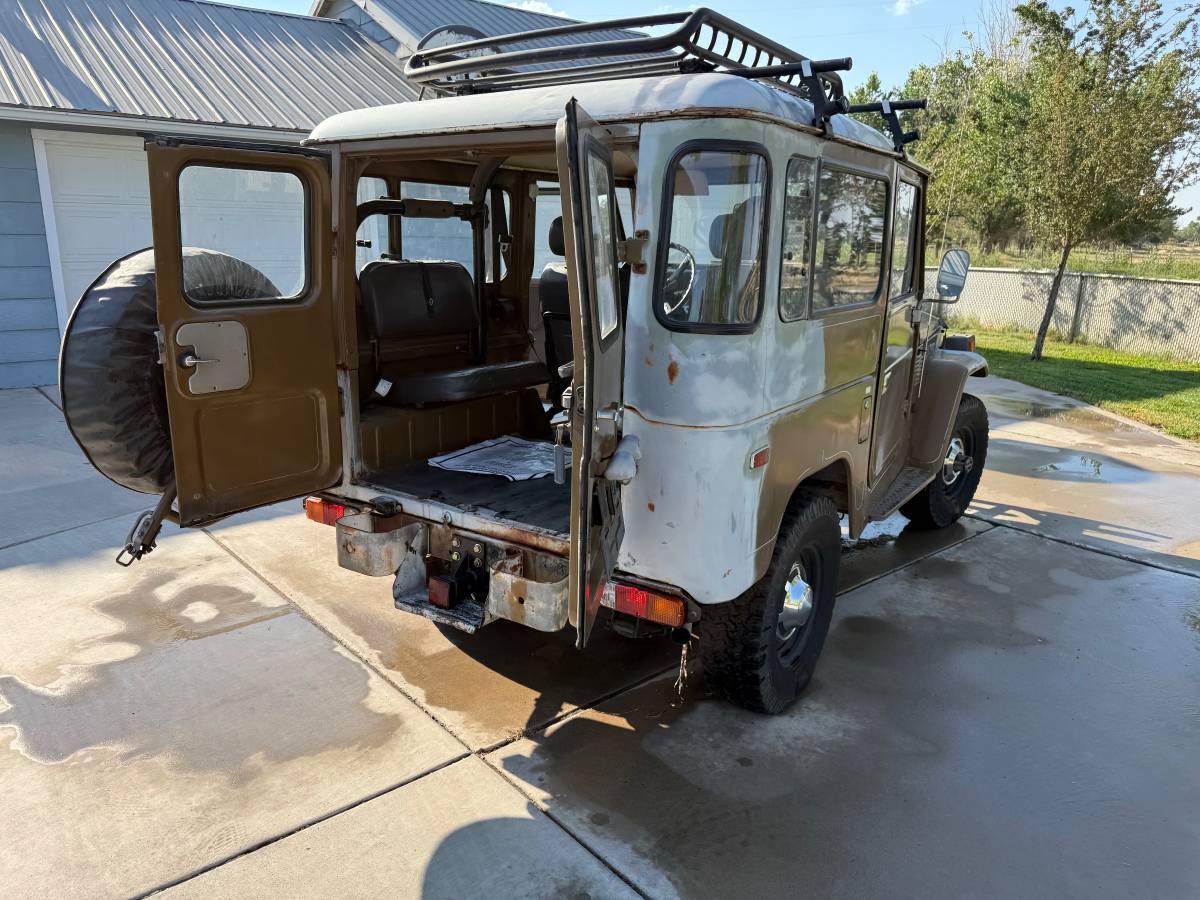 Toyota-landcruiser-1978-brown-4