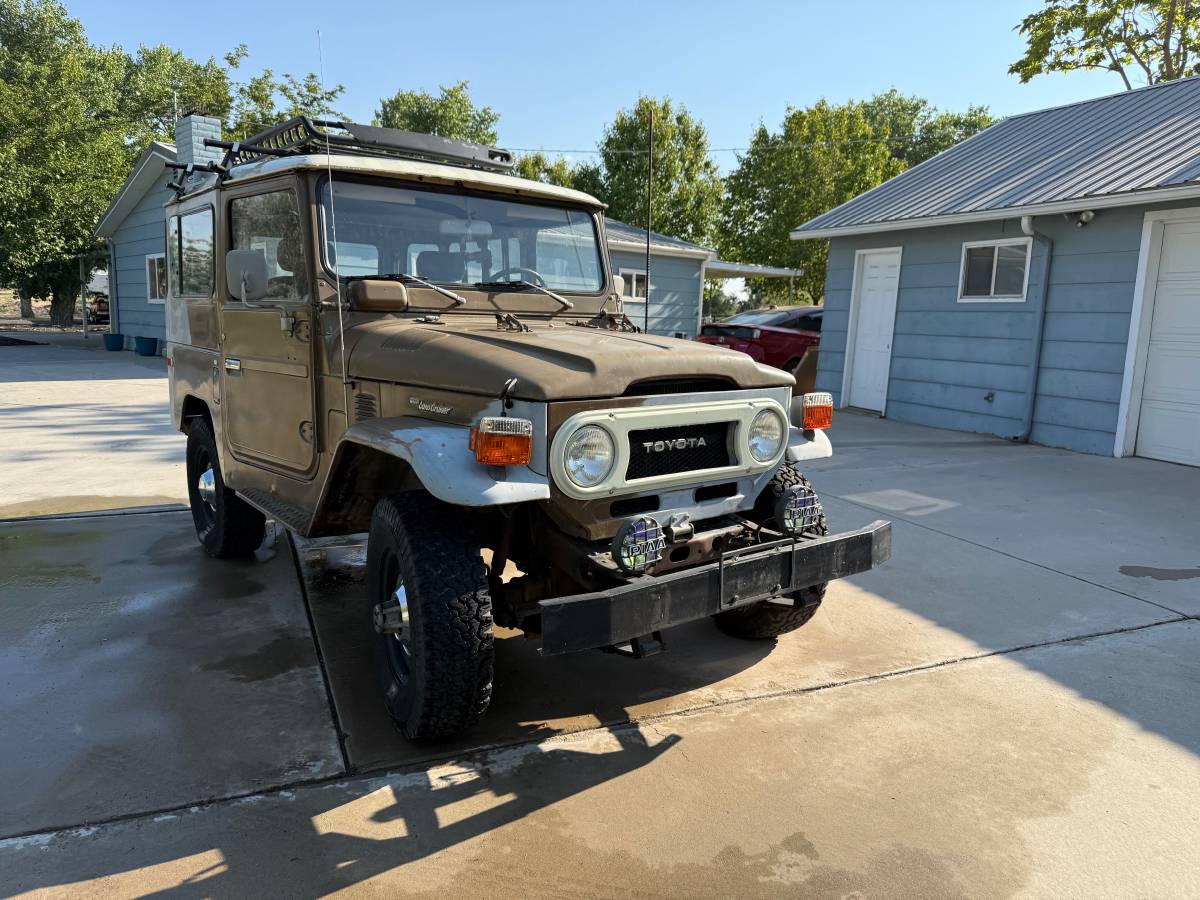 Toyota-landcruiser-1978-brown-6