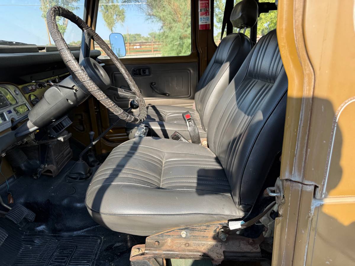 Toyota-landcruiser-1978-brown-9