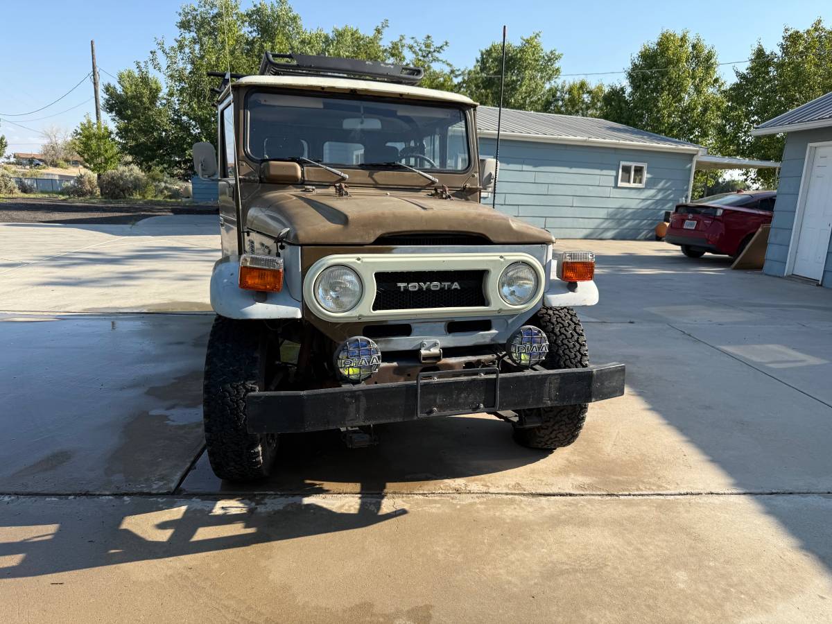 Toyota-landcruiser-1978-brown