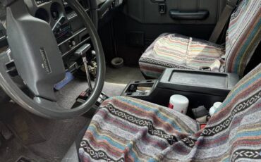 Toyota-landcruiser-1990-white-1