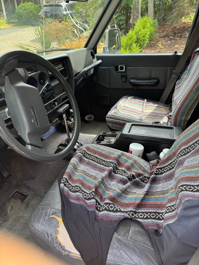 Toyota-landcruiser-1990-white-1