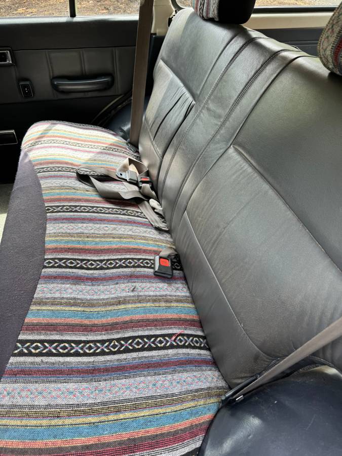 Toyota-landcruiser-1990-white-2