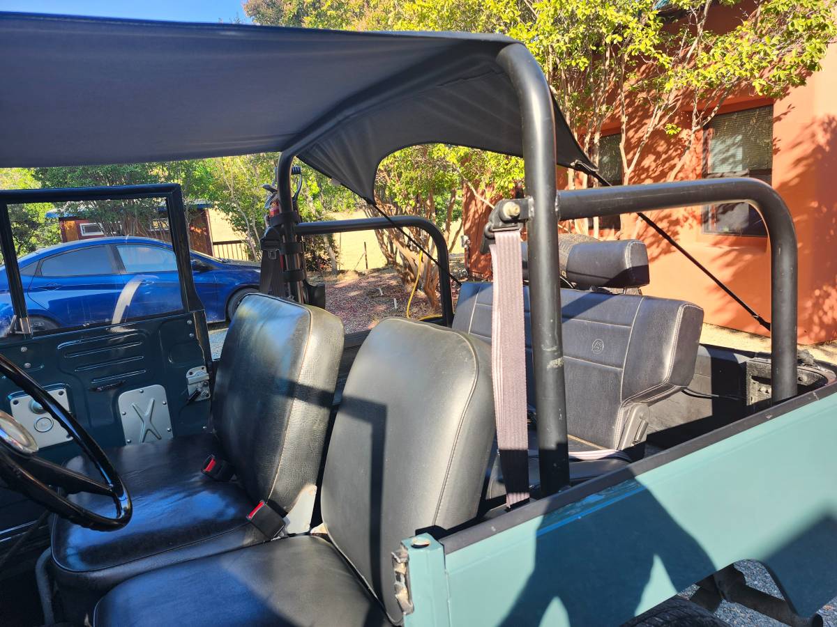 Toyota-landcruiser-fj40-1967-11