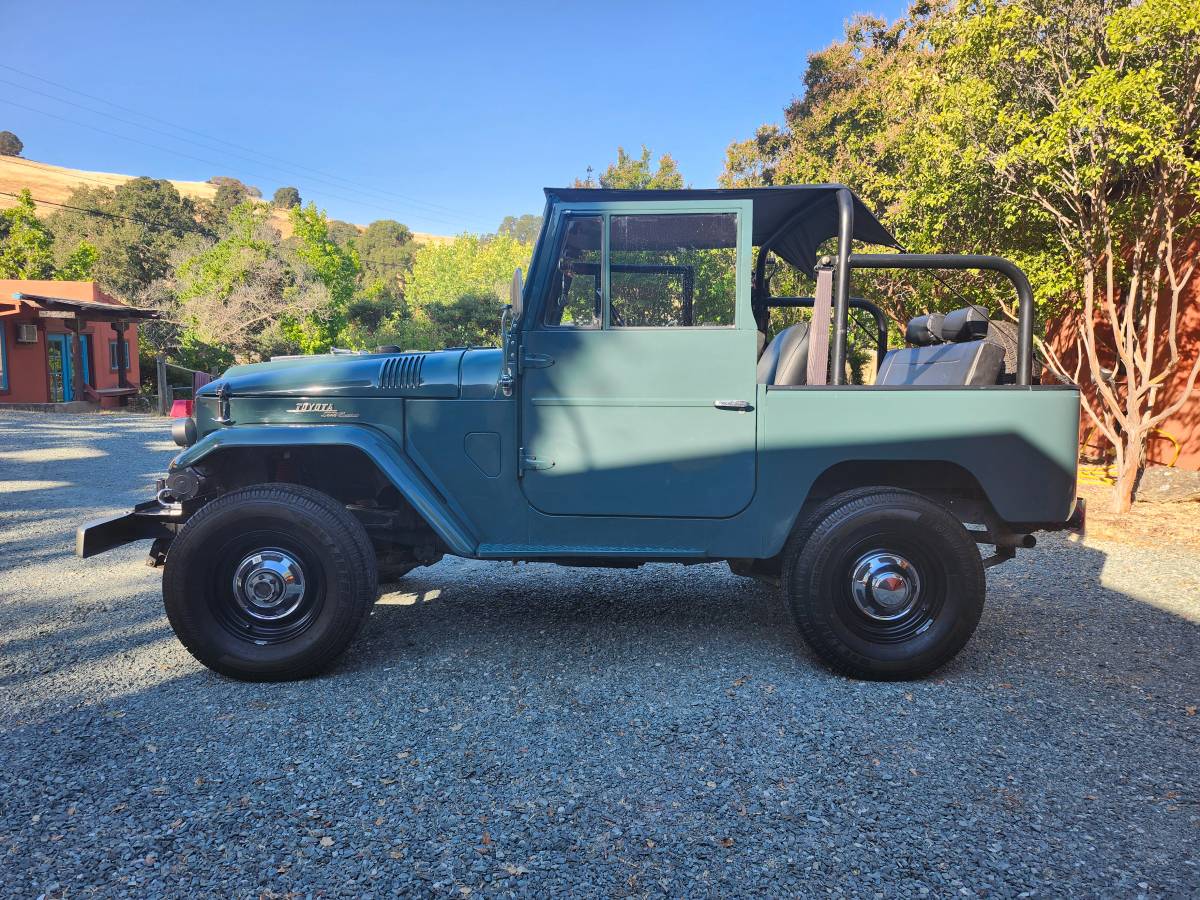Toyota-landcruiser-fj40-1967-4
