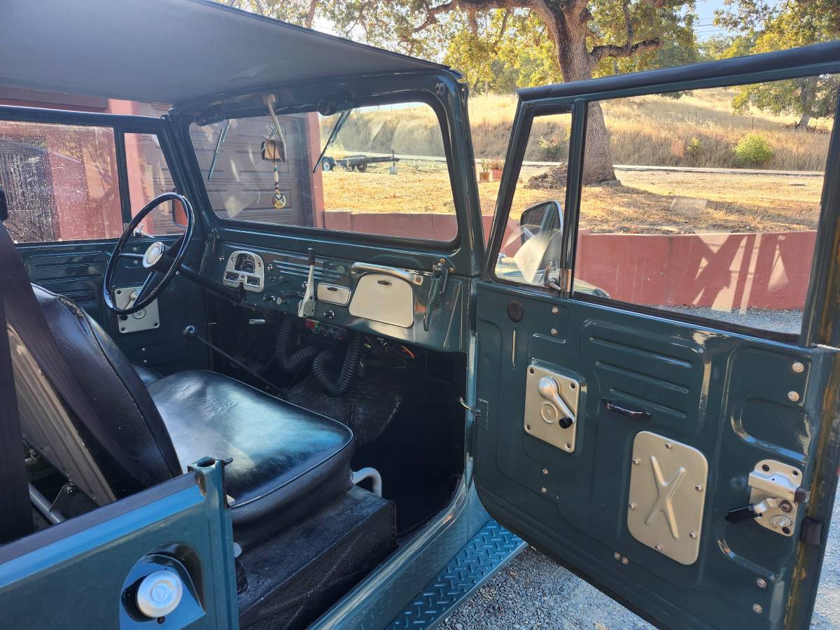 Toyota-landcruiser-fj40-1967-8