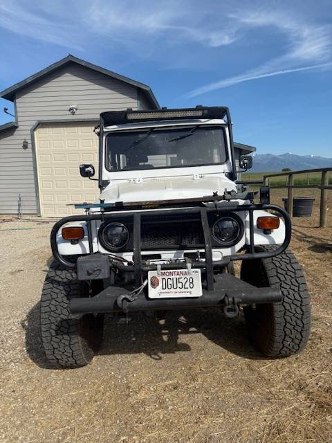 Toyota-landcruiser-fj40-1974-white-1