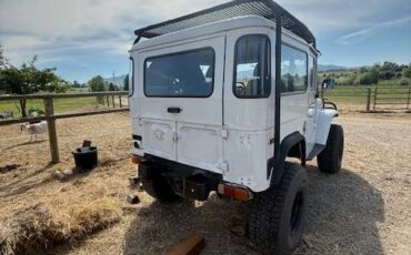 Toyota-landcruiser-fj40-1974-white-5