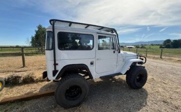 Toyota-landcruiser-fj40-1974-white-6