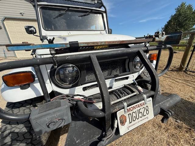 Toyota-landcruiser-fj40-1974-white-9