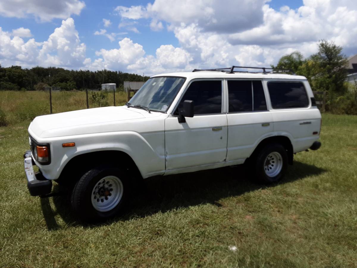 Toyota-landcruiser-hj60-diesel-1987-white-1