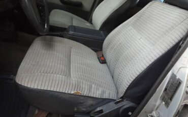 Toyota-landcruiser-hj60-diesel-1987-white-13