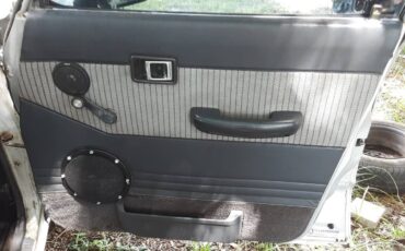 Toyota-landcruiser-hj60-diesel-1987-white-14