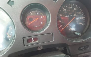 Toyota-landcruiser-hj60-diesel-1987-white-15