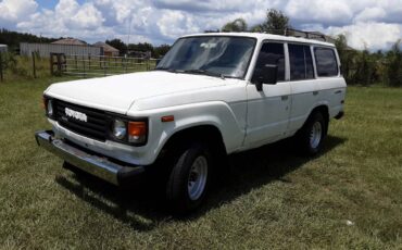 Toyota-landcruiser-hj60-diesel-1987-white-16
