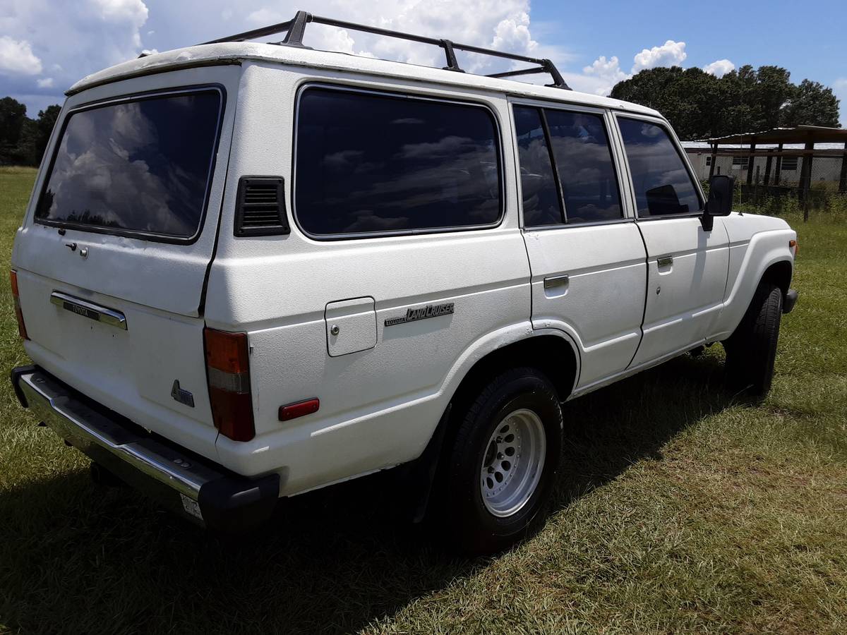 Toyota-landcruiser-hj60-diesel-1987-white-2