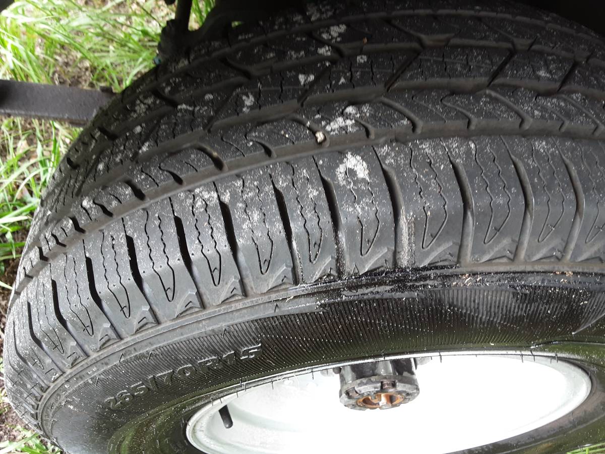 Toyota-landcruiser-hj60-diesel-1987-white-6