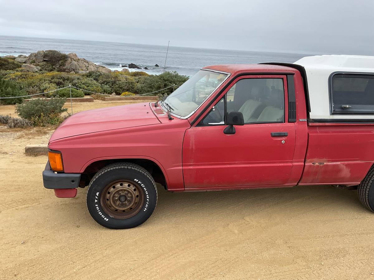 Toyota-long-bed-pickup-1986-red-4