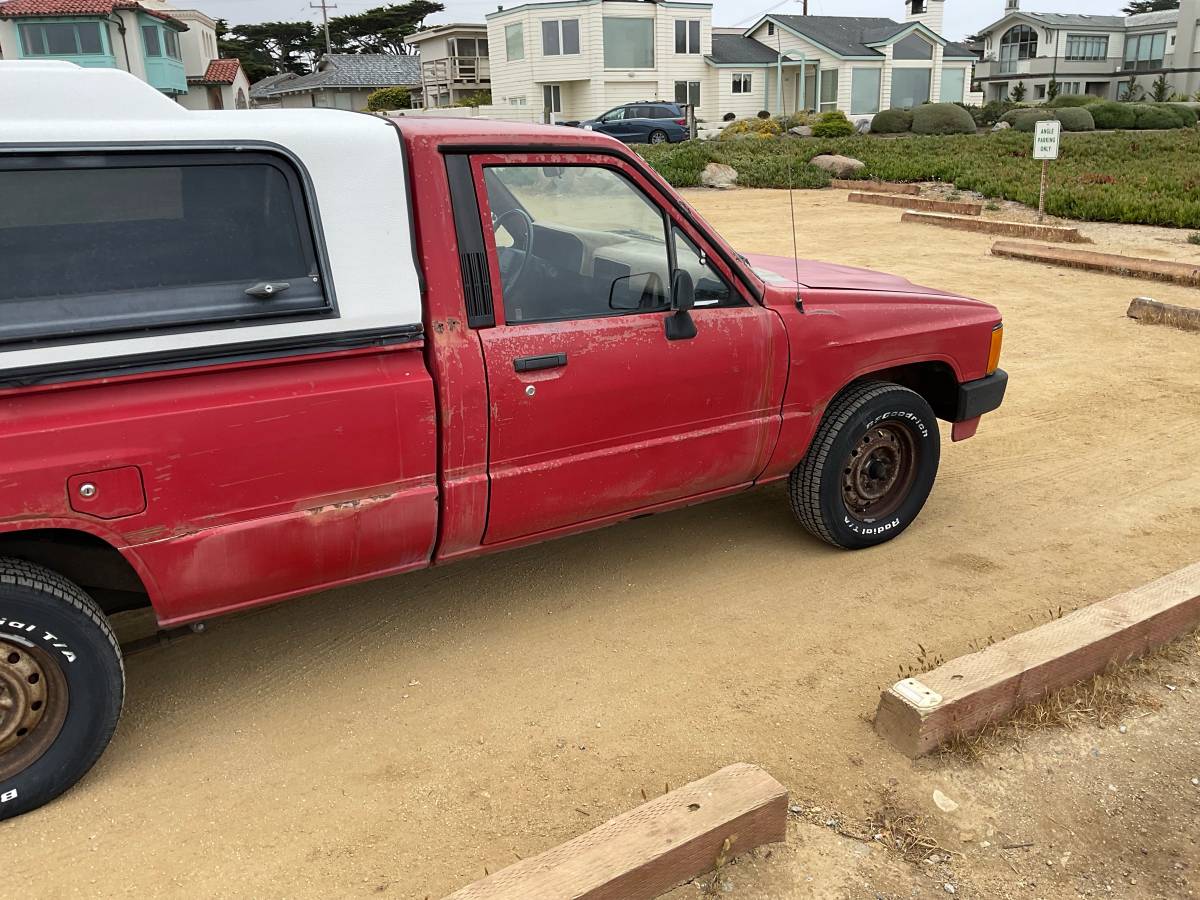 Toyota-long-bed-pickup-1986-red-8