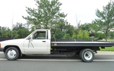 Toyota-pick-up-1987-white-4